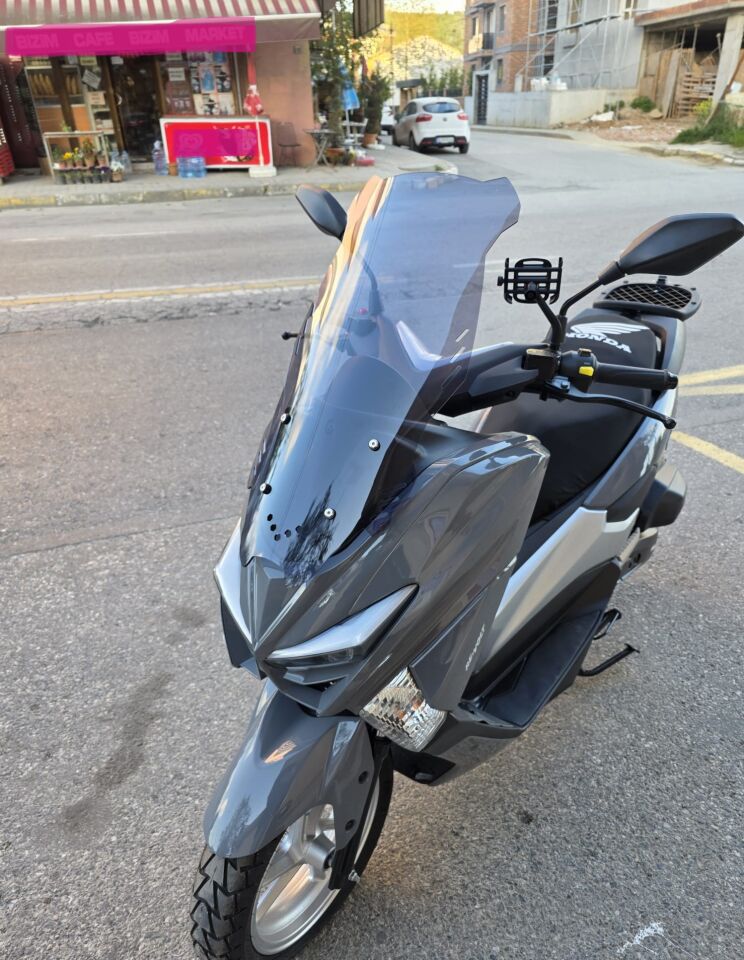 MOTOCAM Volta Revolt RSX4 Ön Cam 2022-2026 Model 75cm Füme Renkli 4mm