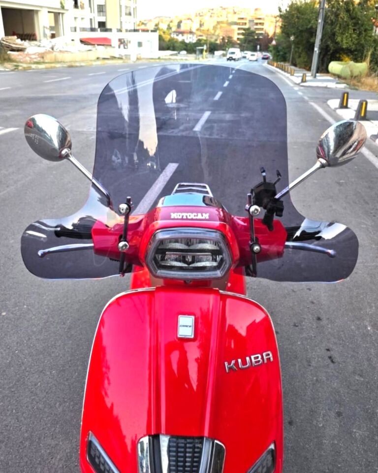 MOTOCAM Küba Grace  125 Ön Cam 2023-2026 Model 37cm Füme Renkli Elcikli APARATSIZ