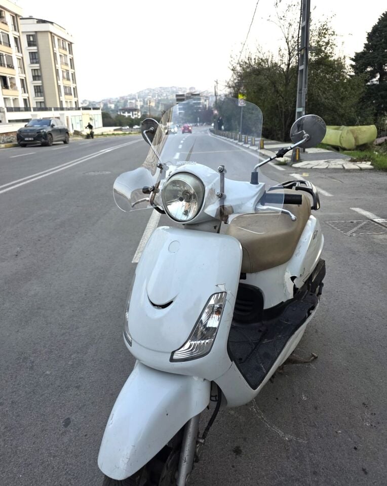 MOTOCAM SYM Fiddle III 125 Ön Cam 2016-2022 Model 53cm Şeffaf Renkli Elcikli APARATSIZ