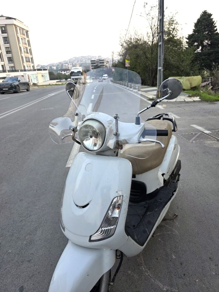 MOTOCAM SYM Fiddle III 125 Ön Cam 2016-2022 Model 53cm Şeffaf Renkli Elcikli APARATSIZ