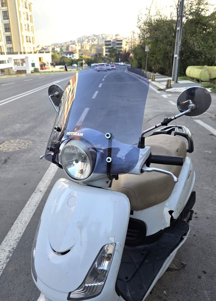 MOTOCAM SYM Fiddle IV 125 Ön Cam 2023-2024 Model 44cm Füme Renkli APARATSIZ