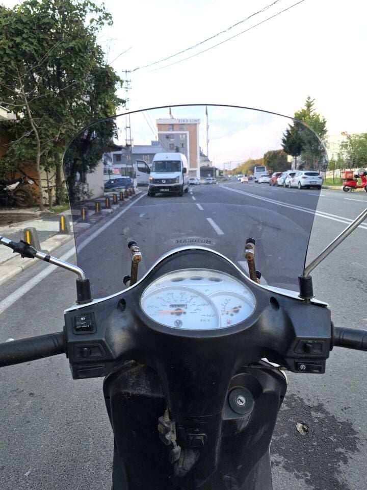 MOTOCAM SYM Fiddle IV 125 Ön Cam 2023-2024 Model 44cm Füme Renkli APARATSIZ