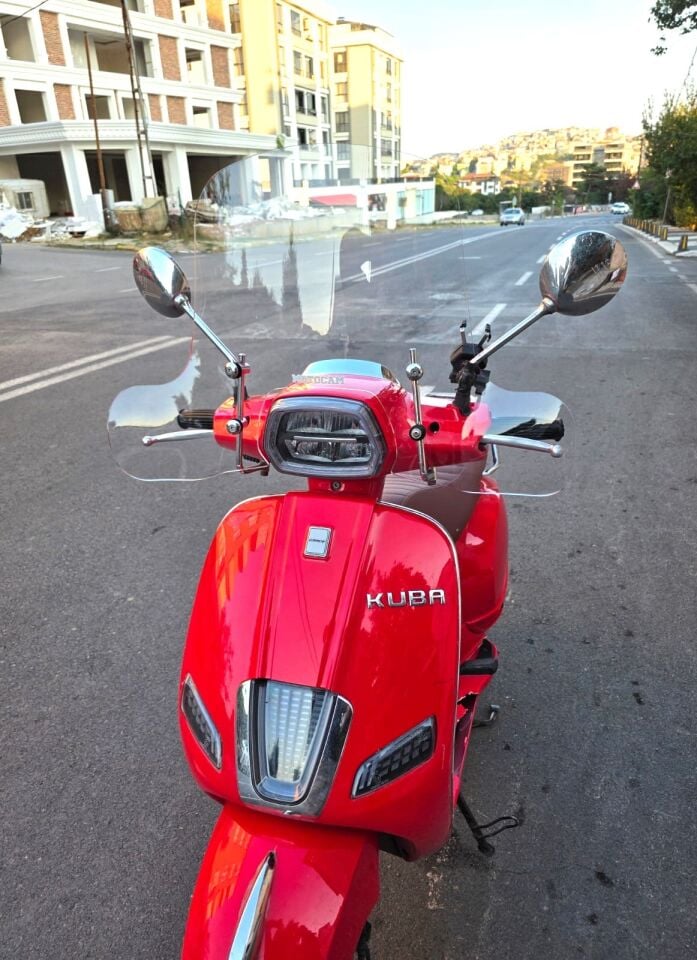 MOTOCAM Küba Grace 50 125 Ön Cam 2023-2026 Model 37cm Şeffaf Renkli Elcikli APARATSIZ