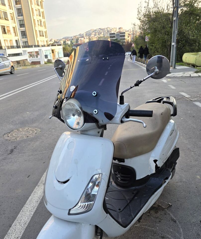 MOTOCAM SYM Fiddle IV 125 Ön Cam 2023-2024 Model 44cm Siyah Renkli APARATSIZ