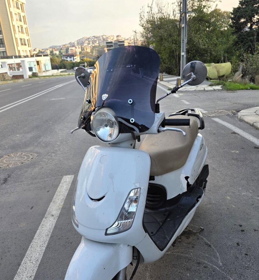 MOTOCAM SYM Fiddle IV 125 Ön Cam 2023-2024 Model 44cm Siyah Renkli APARATSIZ