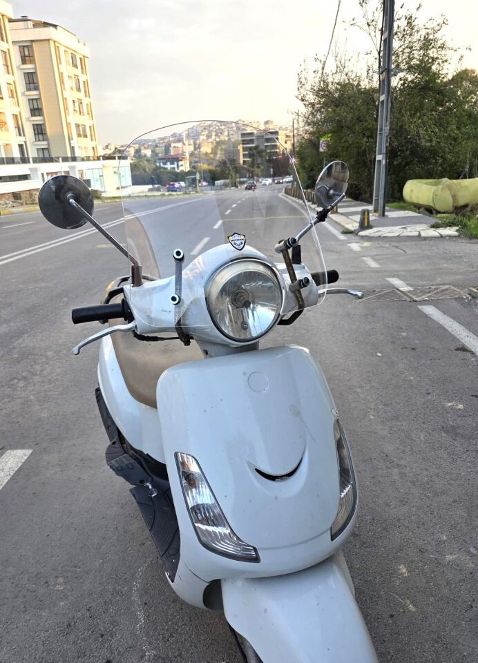 MOTOCAM SYM Fiddle IV 125 Ön Cam 2023-2024 Model 44cm Şeffaf Renkli APARATSIZ