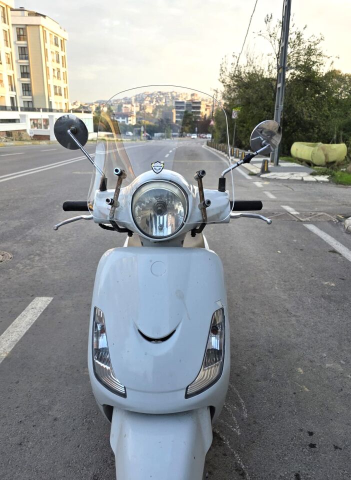 MOTOCAM SYM Fiddle IV 125 Ön Cam 2023-2024 Model 44cm Şeffaf Renkli APARATSIZ