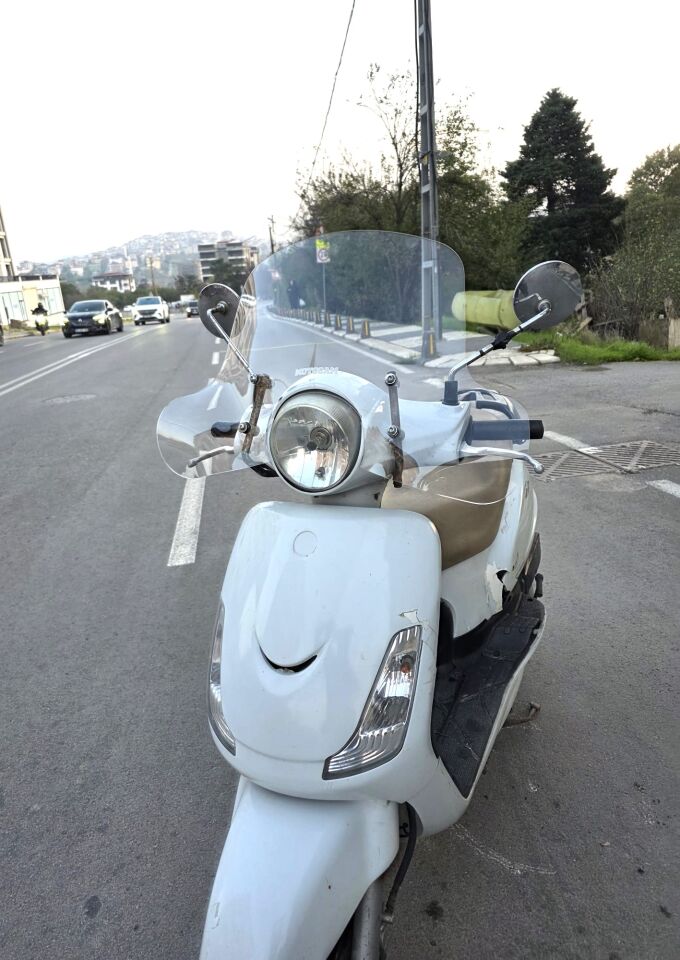 MOTOCAM SYM Fiddle IV 125 Ön Cam 2023-2024 Model 53cm Şeffaf Renkli Elcikli APARATSIZ