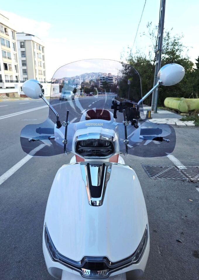 MOTOCAM Küba MT 50 Pro Plus Ön Cam 2024-2026 Model 43cm Füme Renkli 4mm Elcikli APARATSIZ