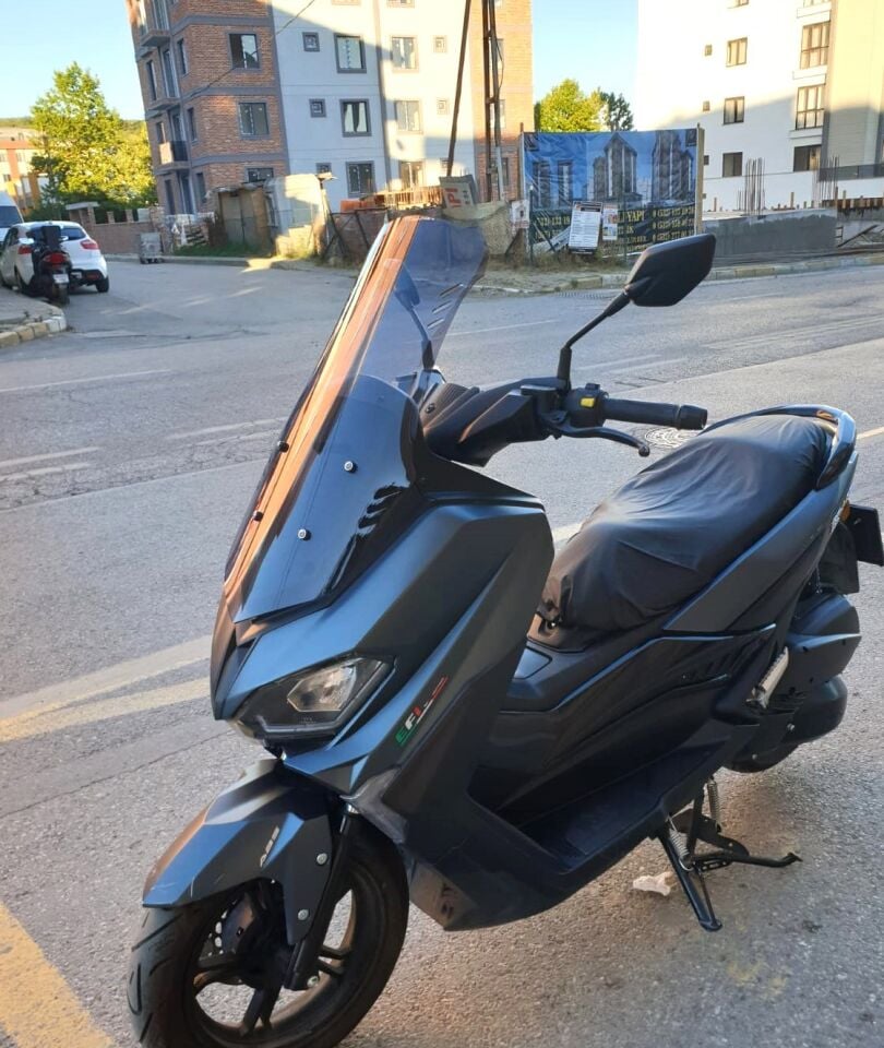 MOTOCAM Volta Revolt RSX5 Ön Cam 2022-2026 Model 65cm Füme Renkli 4mm