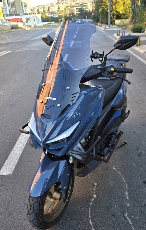 MOTOCAM Küba Newcity 125 Ön Cam 2023-2026 Model 65cm Füme Renkli 4mm ORTA BOYLU