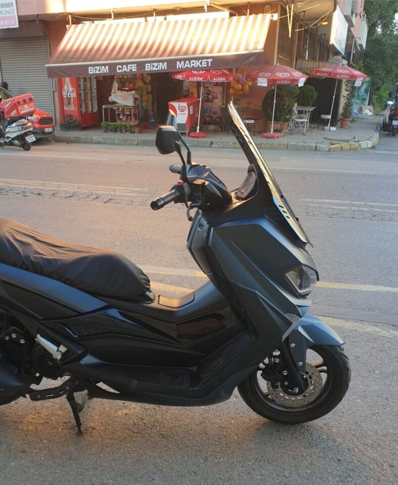 MOTOCAM Volta Revolt RSX5 Ön Cam 2022-2026 Model 75cm Siyah Renkli 4mm