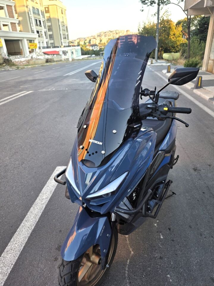 MOTOCAM Küba Newcity 125 Ön Cam 2023-2026 Model 75cm Siyah Renkli 4mm UZUN