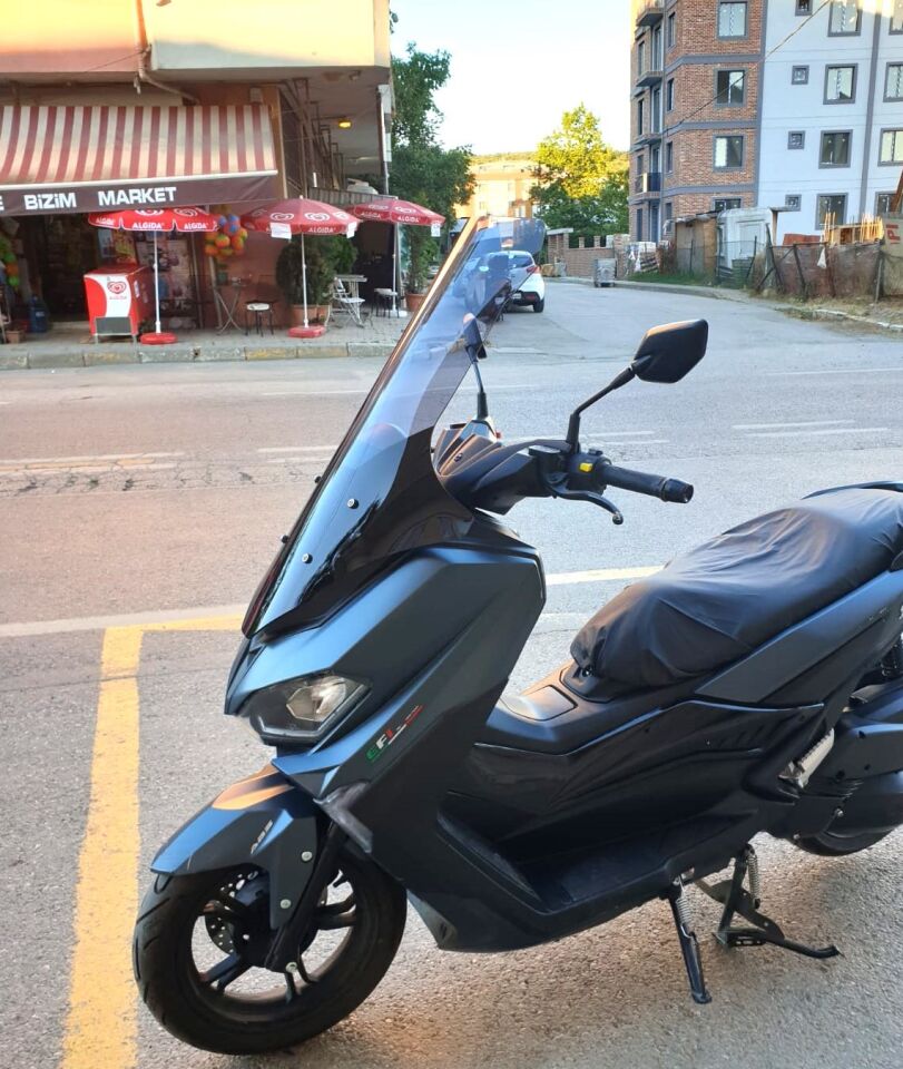 MOTOCAM Volta Revolt RSX5 Ön Cam 2022-2026 Model 78cm Füme Renkli 4mm