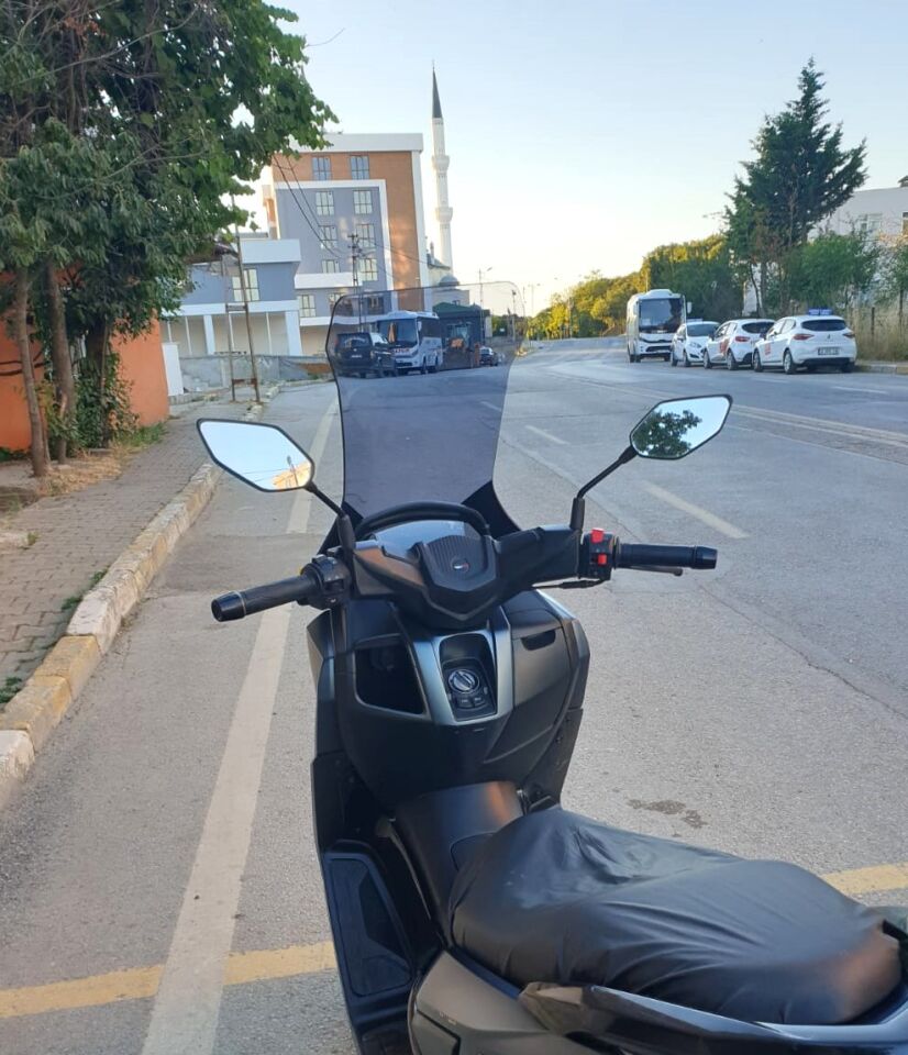 MOTOCAM Volta Revolt RSX5 Ön Cam 2022-2026 Model 78cm Füme Renkli 4mm