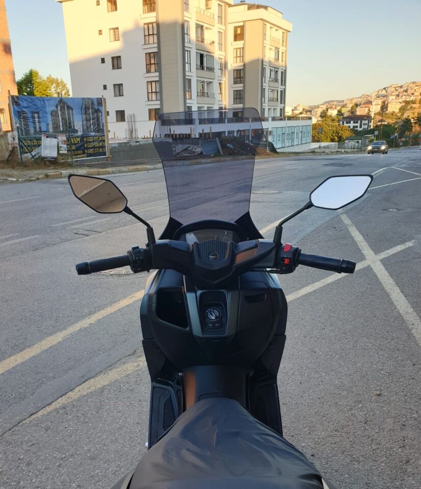 MOTOCAM Volta Revolt RSX5 Ön Cam 2022-2026 Model 78cm Füme Renkli 4mm