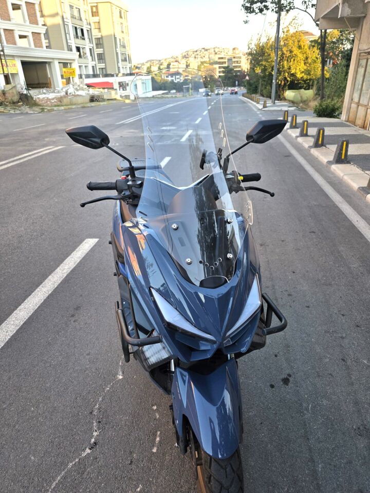 MOTOCAM Küba Newcity 125 Ön Cam 2023-2026 Model 75cm Şeffaf Renkli 4mm UZUN