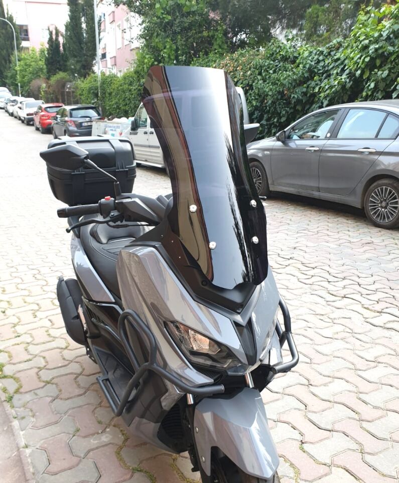 MOTOCAM Küba Novax 200 Ön Cam 2023-2026 Model 57cm Siyah Renkli 4mm