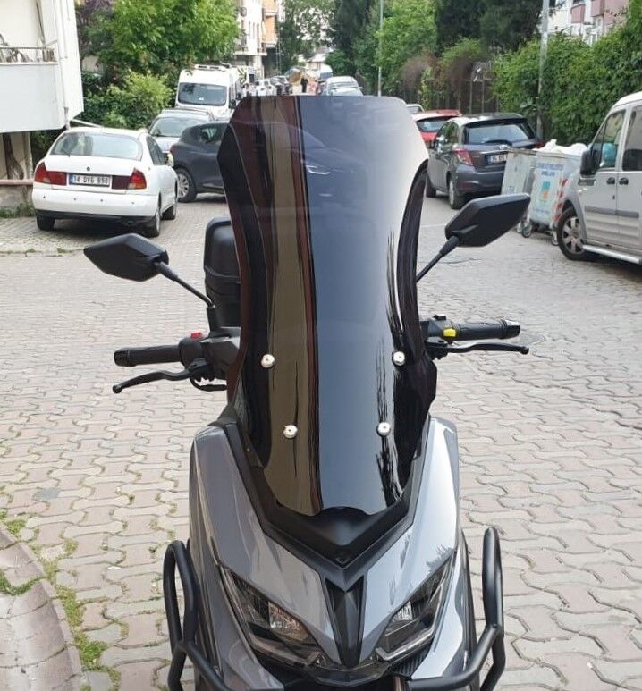 MOTOCAM Küba Novax 200 Ön Cam 2023-2026 Model 57cm Siyah Renkli 4mm