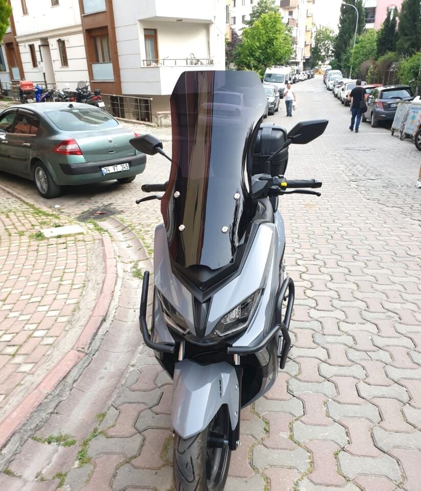 MOTOCAM Küba Novax 200 Ön Cam 2023-2026 Model 57cm Siyah Renkli 4mm