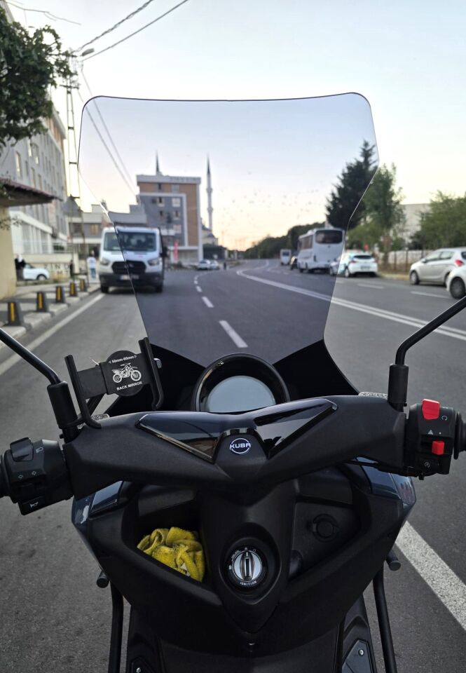 MOTOCAM Küba Newcity 125 Ön Cam 2023-2026 Model 78cm Füme Renkli 4mm UZUN