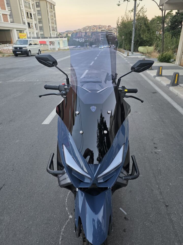 MOTOCAM Küba Newcity 125 Ön Cam 2023-2026 Model 78cm Füme Renkli 4mm UZUN