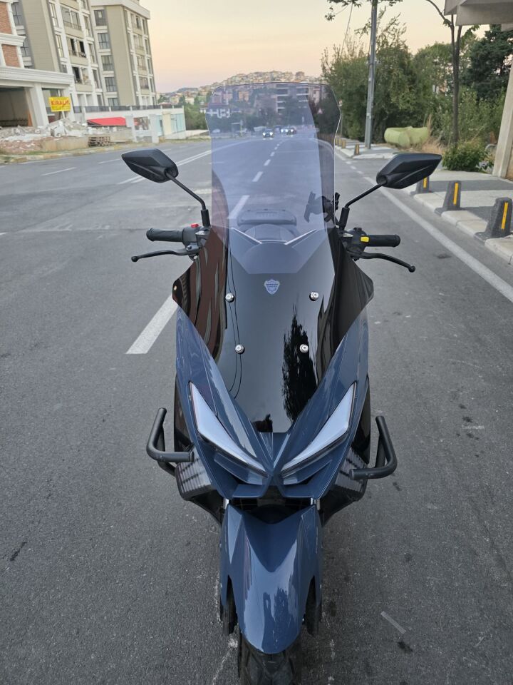 MOTOCAM Küba Newcity 125 Ön Cam 2023-2026 Model 78cm Füme Renkli 4mm UZUN