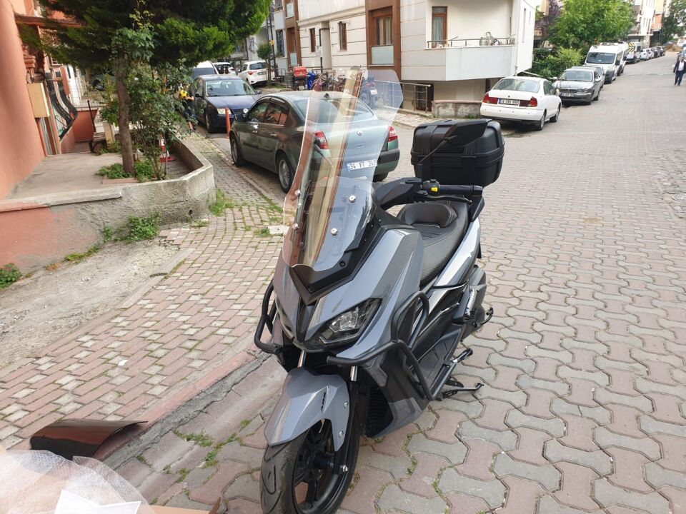 MOTOCAM Küba Novax 200 Ön Cam 2023-2026 Model 57cm Şeffaf Renkli 4mm
