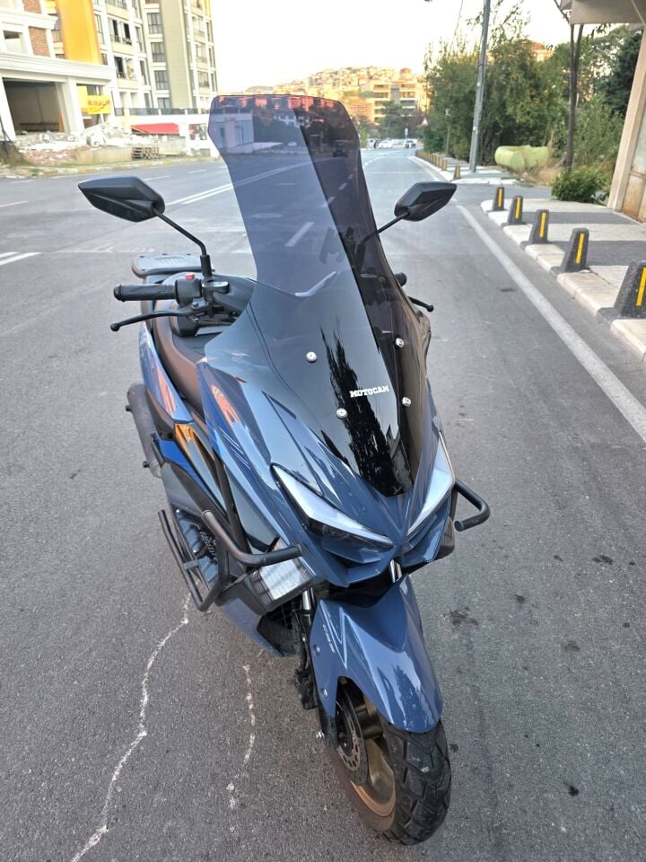 MOTOCAM Küba Newcity 125 Ön Cam 2023-2026 Model 78cm Siyah Renkli 4mm UZUN