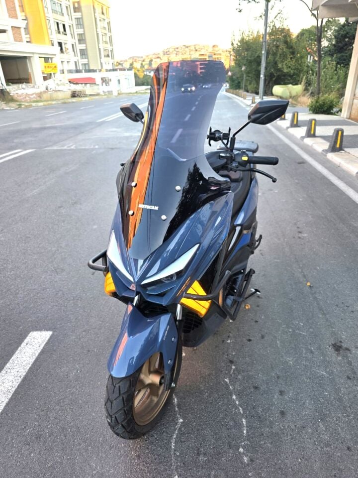 MOTOCAM Küba Newcity 125 Ön Cam 2023-2026 Model 78cm Siyah Renkli 4mm UZUN