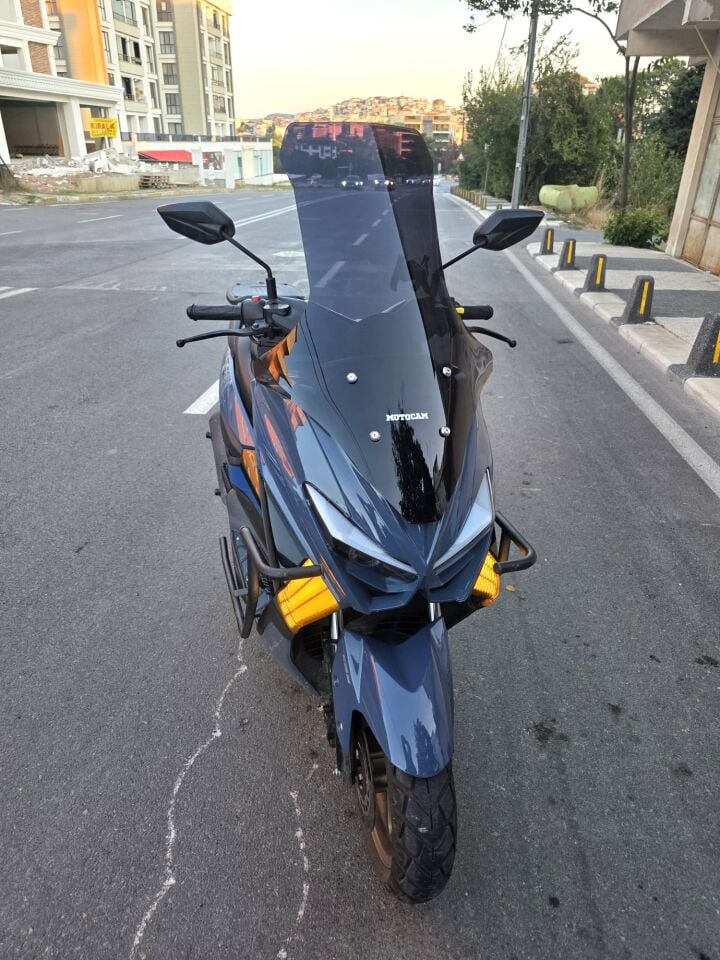 MOTOCAM Küba Newcity 125 Ön Cam 2023-2026 Model 78cm Siyah Renkli 4mm UZUN