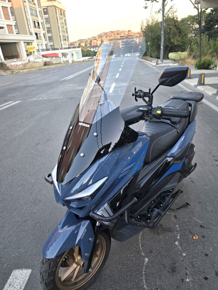 MOTOCAM Küba Newcity 125 Ön Cam 2023-2026 Model 78cm Şeffaf Renkli 4mm UZUN