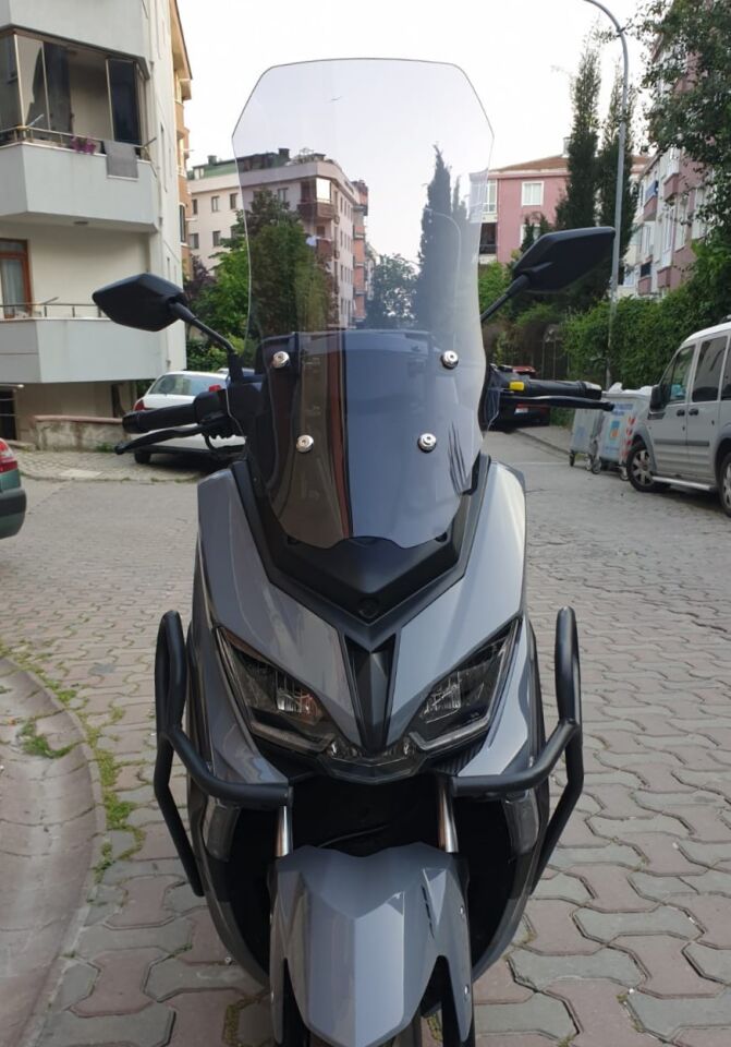 MOTOCAM Küba Novax 200 Ön Cam 2023-2026 Model 65cm Füme Renkli 4mm UZUN