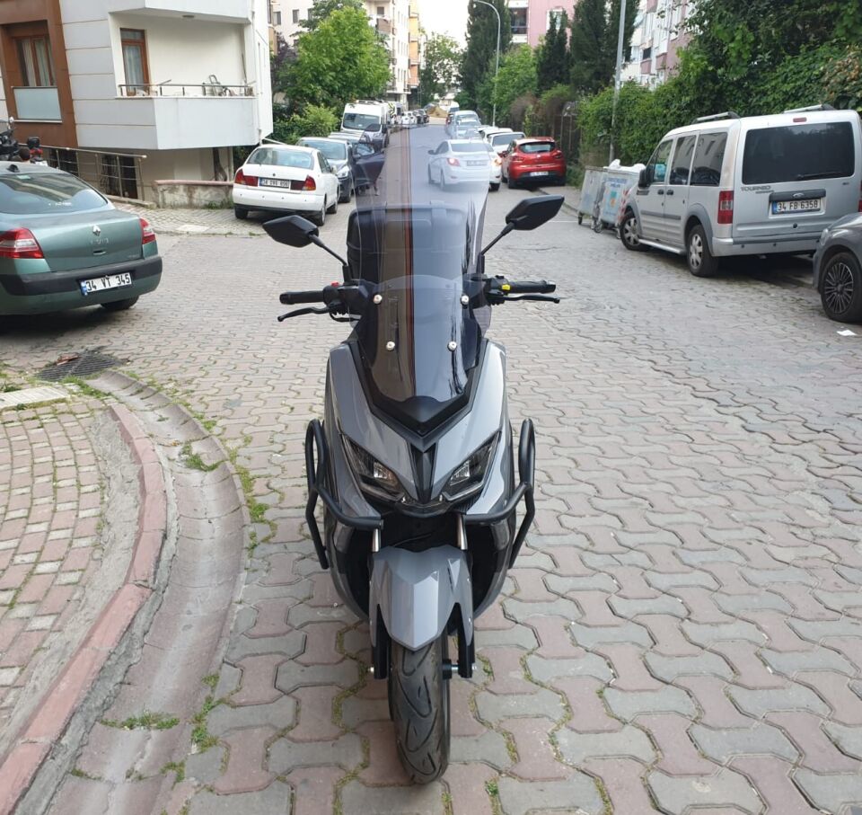 MOTOCAM Küba Novax 200 Ön Cam 2023-2026 Model 65cm Füme Renkli 4mm UZUN