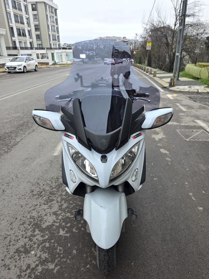MOTOCAM Suzuki Burgman 650 Ön Cam 2013-2018 Model 76cm Füme Renkli 4mm