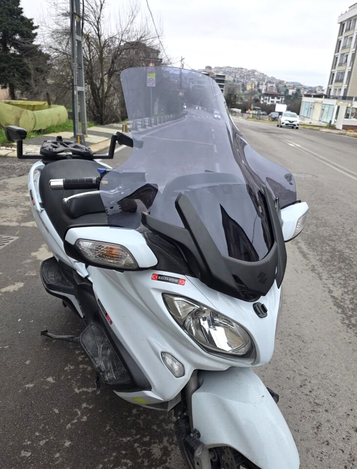 MOTOCAM Suzuki Burgman 650 Ön Cam 2013-2018 Model 76cm Füme Renkli 4mm