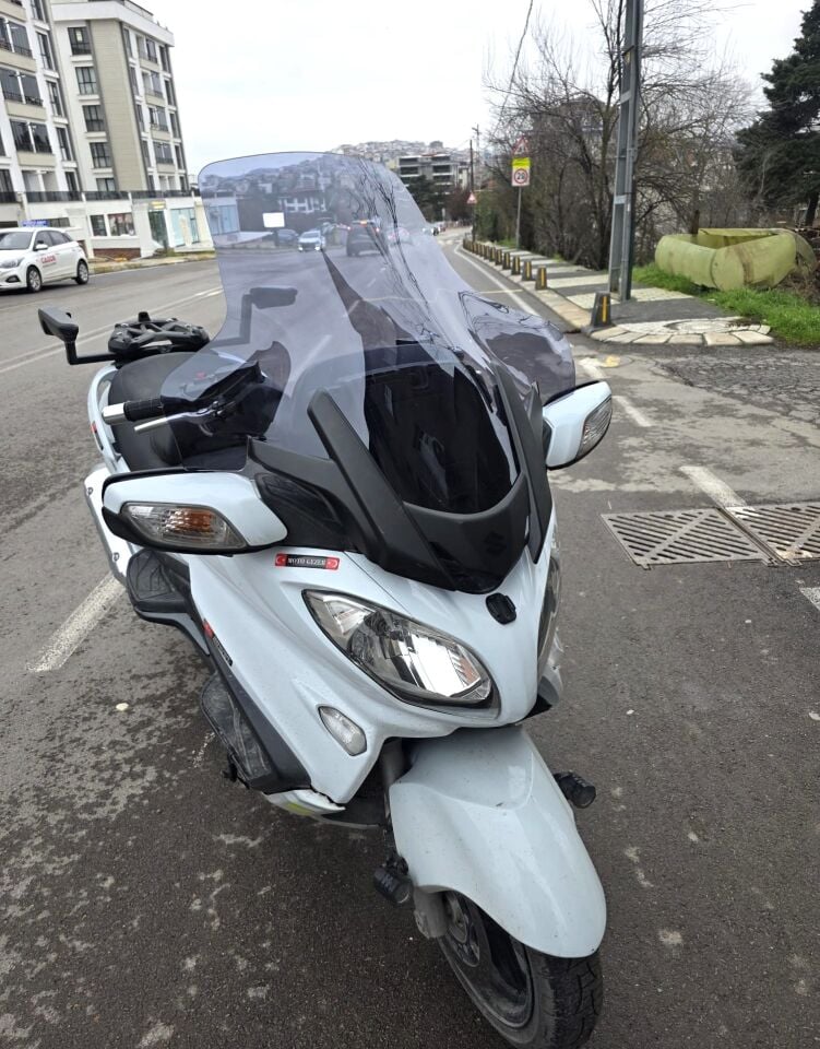 MOTOCAM Suzuki Burgman 650 Ön Cam 2013-2018 Model 76cm Füme Renkli 4mm