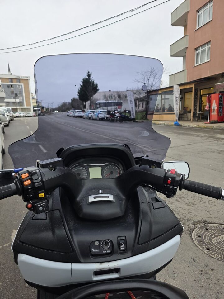 MOTOCAM Suzuki Burgman 650 Ön Cam 2013-2018 Model 76cm Füme Renkli 4mm