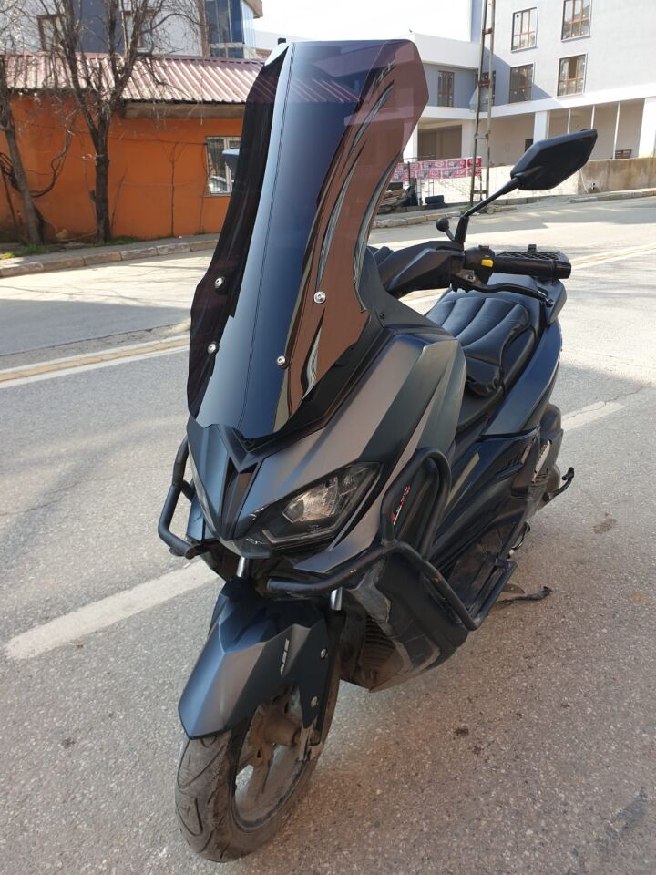 MOTOCAM Küba Novax 200 Ön Cam 2023-2026 Model 65cm Siyah Renkli 4mm UZUN