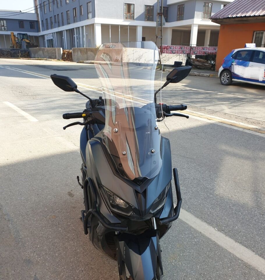 MOTOCAM Küba Novax 200 Ön Cam 2023-2026 Model 65cm Şeffaf Renkli 4mm UZUN