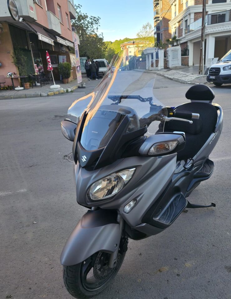 MOTOCAM Suzuki Burgman 650 Ön Cam 2013-2018 Model 76cm Şeffaf Renkli 4mm