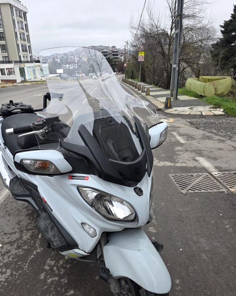 MOTOCAM Suzuki Burgman 650 Ön Cam 2013-2018 Model 76cm Şeffaf Renkli 4mm