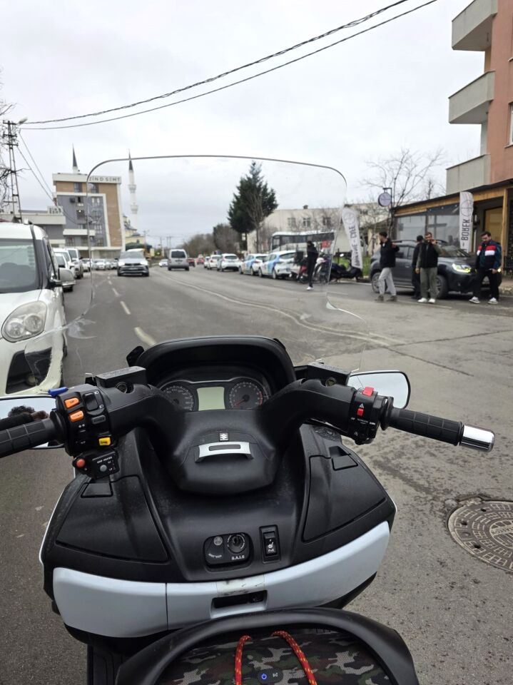 MOTOCAM Suzuki Burgman 650 Ön Cam 2013-2018 Model 76cm Şeffaf Renkli 4mm