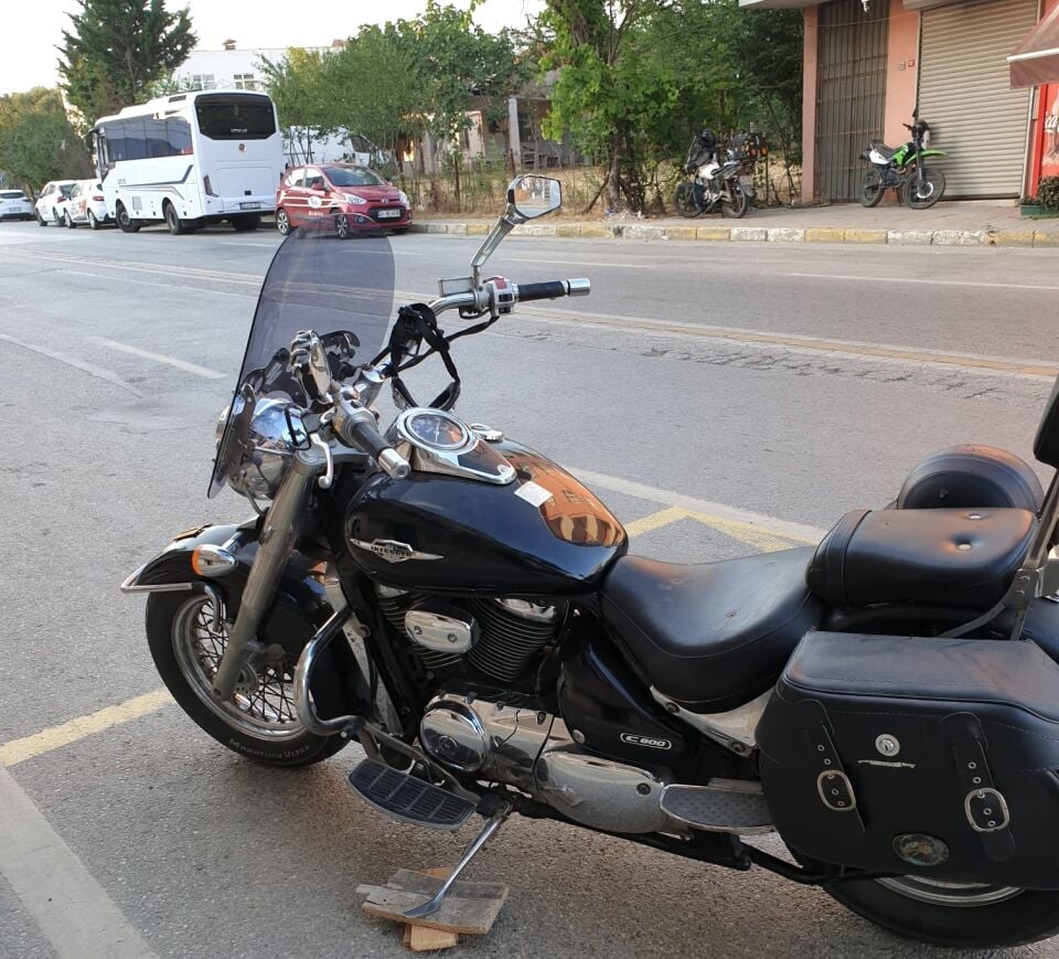 MOTOCAM Suzuki C 800 Ön Cam 2004-2016 Model 61cm Füme Renkli 4mm APARATSIZDIR