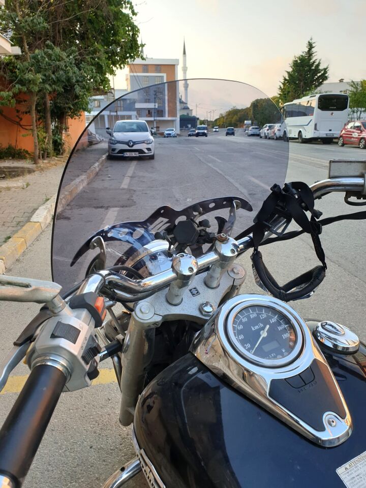 MOTOCAM Suzuki C 800 Ön Cam 2004-2016 Model 61cm Füme Renkli 4mm APARATSIZDIR