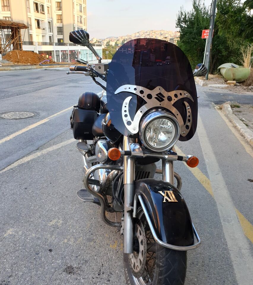 MOTOCAM Suzuki C 800 Ön Cam 2004-2016 Model 61cm Siyah Renkli 4mm APARATSIZDIR