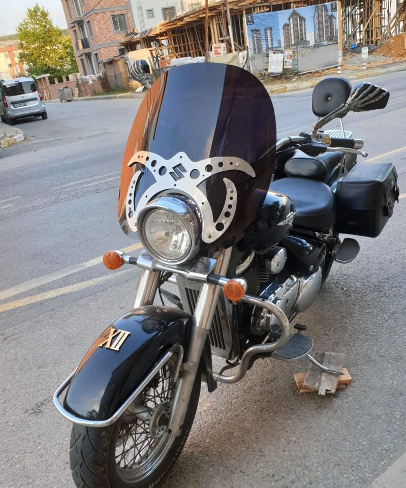 MOTOCAM Suzuki C 800 Ön Cam 2004-2016 Model 61cm Siyah Renkli 4mm APARATSIZDIR