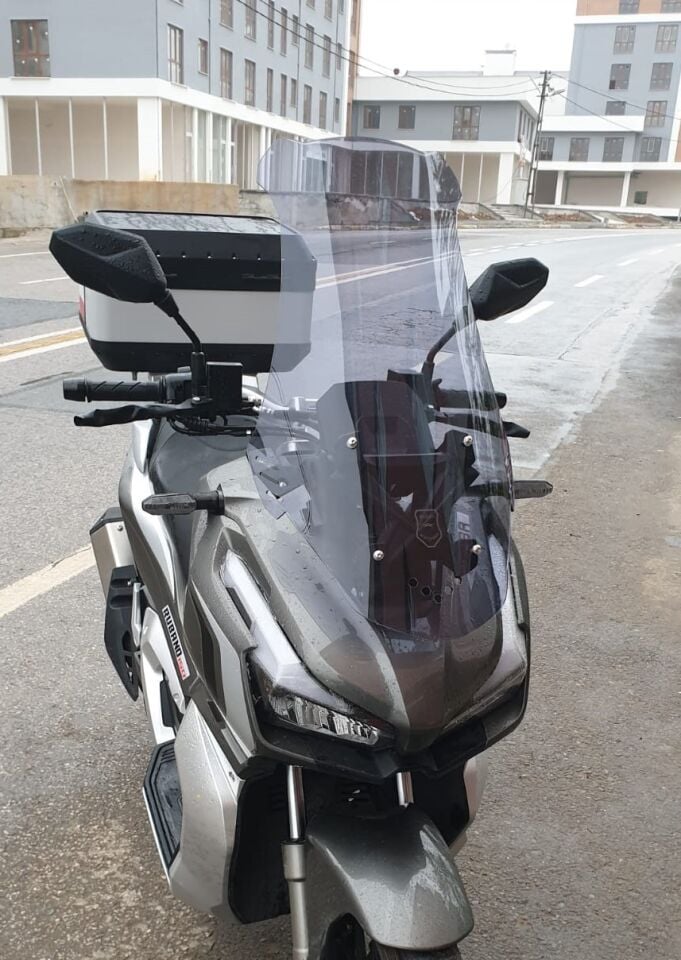 MOTOCAM Küba Rubano 150 Ön Cam 2023-2026 Model 65cm Füme Renkli 4mm ORTA BOYLU