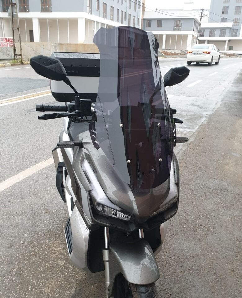 MOTOCAM Küba Rubano 150 Ön Cam 2023-2026 Model 65cm Siyah Renkli 4mm ORTA BOYLU