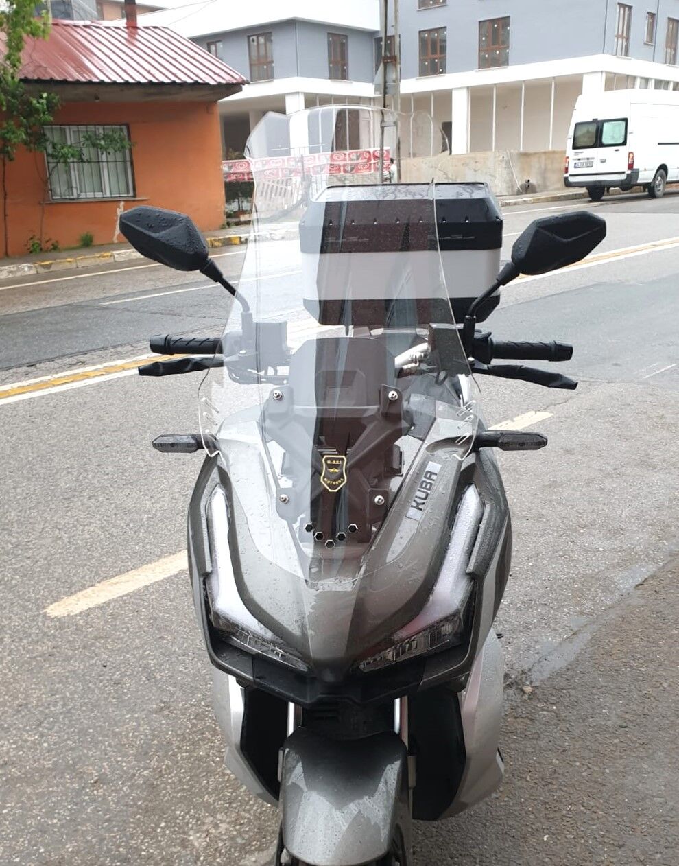 MOTOCAM Küba Rubano 150 Ön Cam 2023-2026 Model 65cm Şeffaf Renkli 4mm ORTA BOYLU